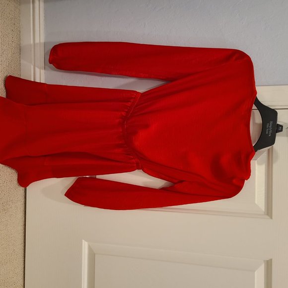 EXPRESS RUFFLE ELASTIC WAIST WRAP DRESS IN RED XXS - Picture 5 of 8